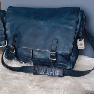 FRYE Leather Logan Messenger Bag